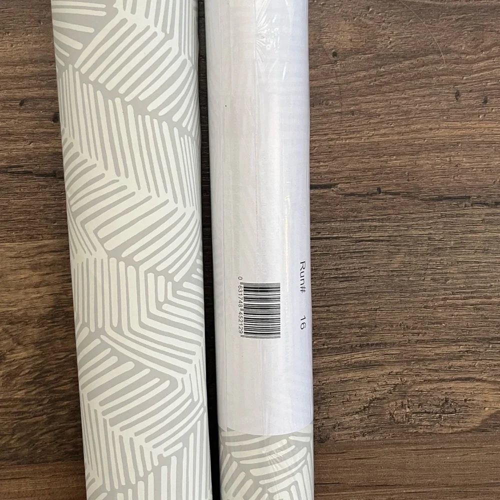 NWT SCHUMACHER Wallpaper 5007531 Abstract Leaf Dove 1 Double Roll + 20 Feet